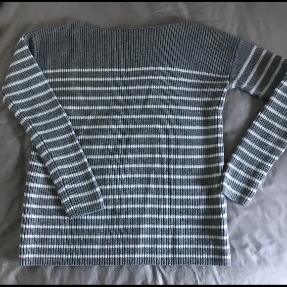 Sweater - Picture 2 of 4